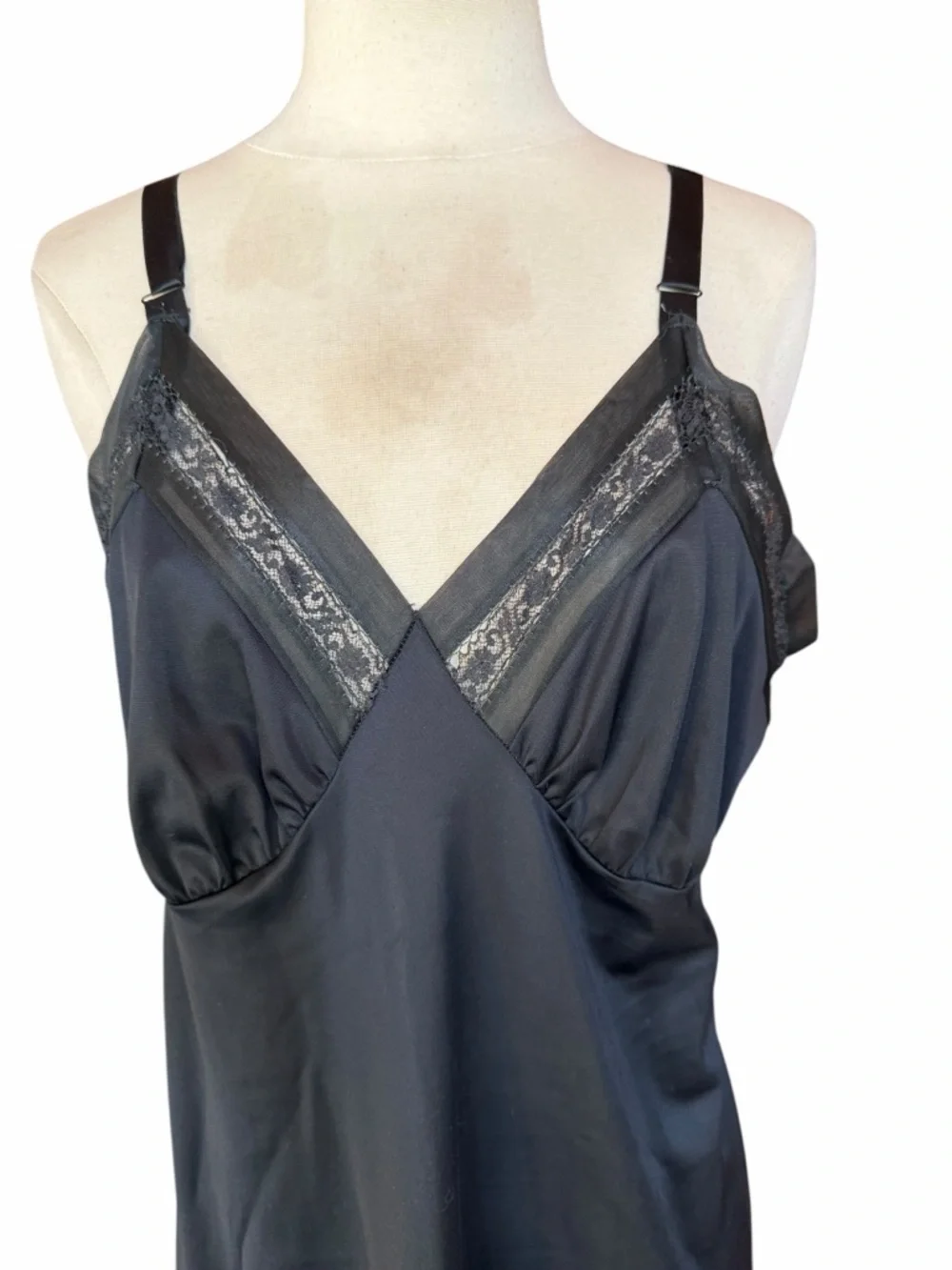 1960s/70s Lorraine Black Nylon Tricot V-Neckline Embroidered Lace Trim Slip - Picture 2 of 7